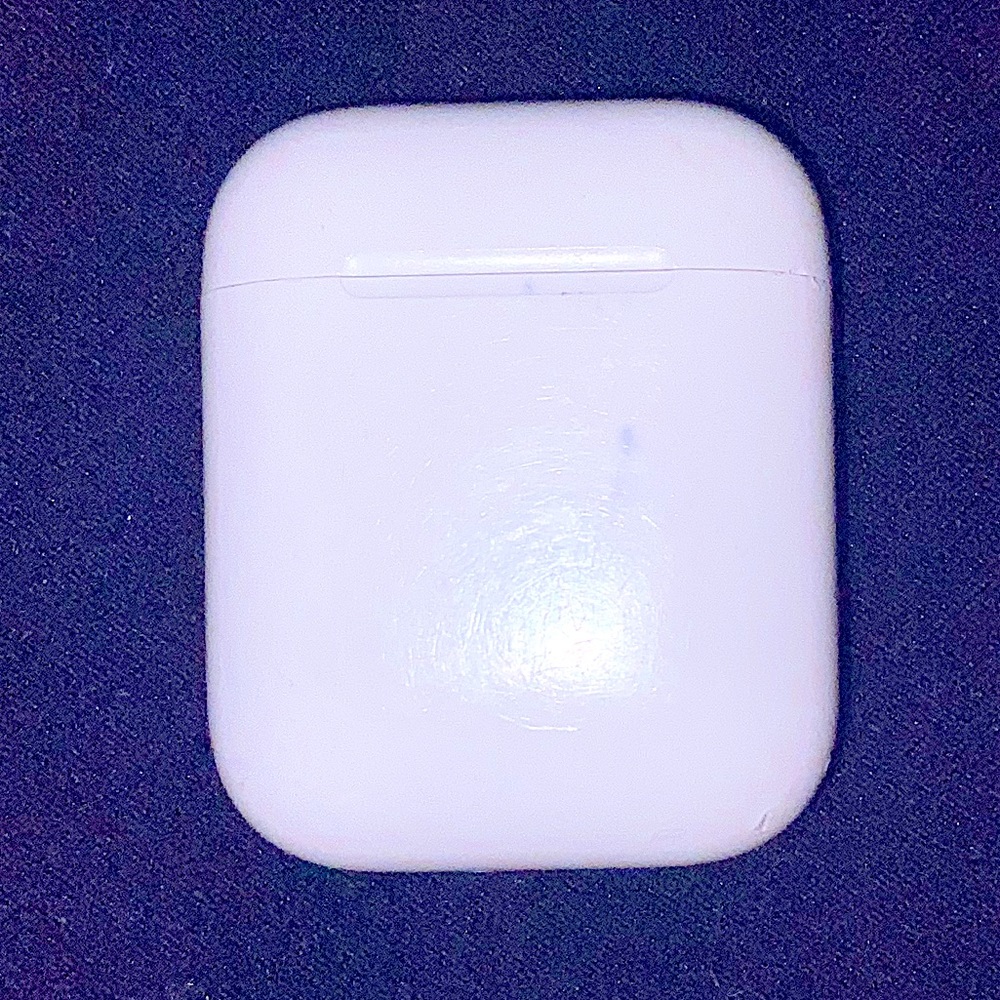 Apple AirPods (service needed)